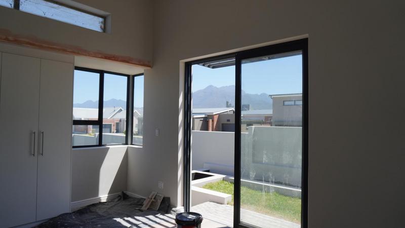 3 Bedroom Property for Sale in Kraaibosch Park Western Cape